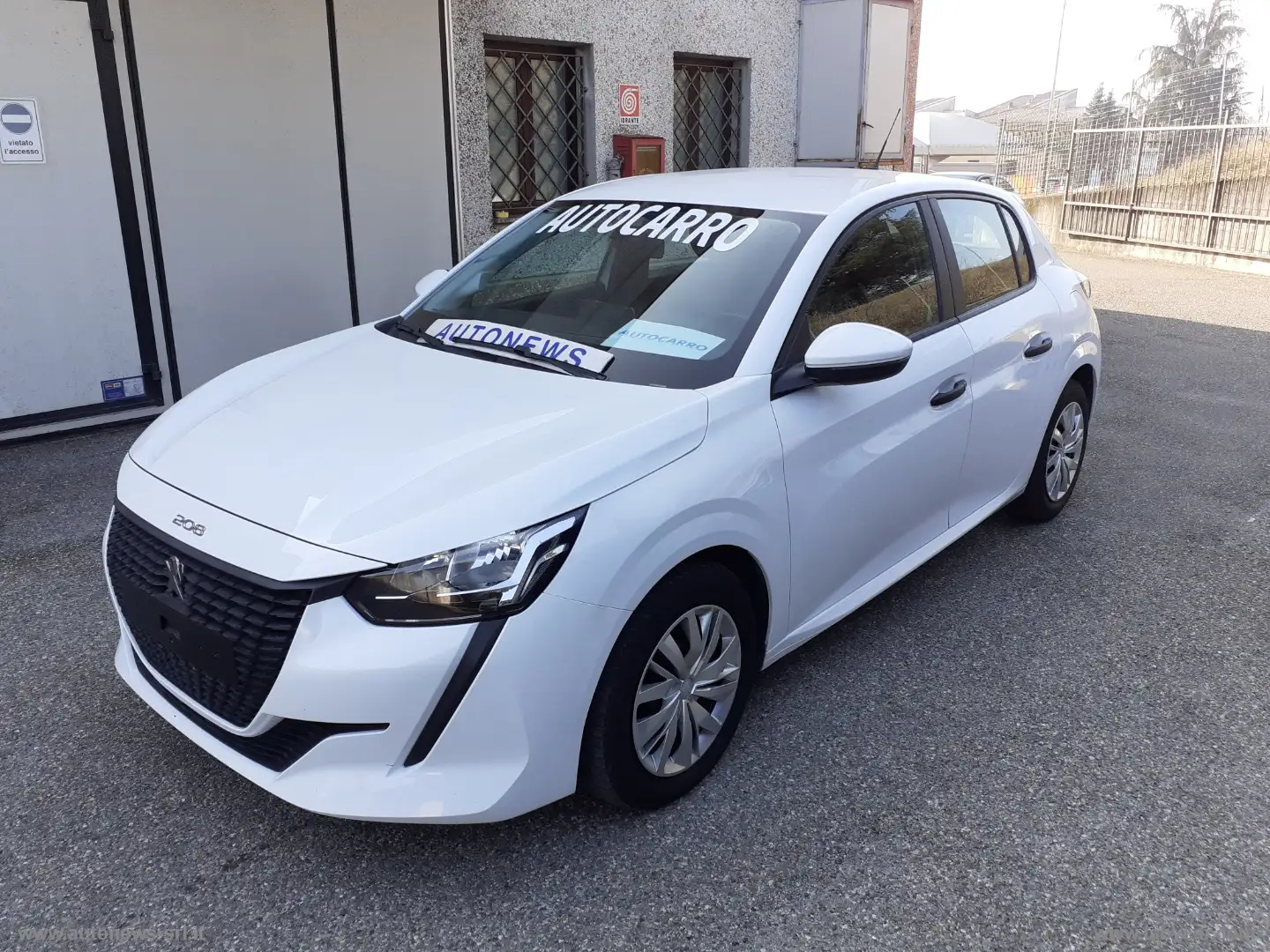 Peugeot 208 BlueHDi 100 S&S 5p. Active Pack AUTOCARRO 2 POSTI Білий - 2