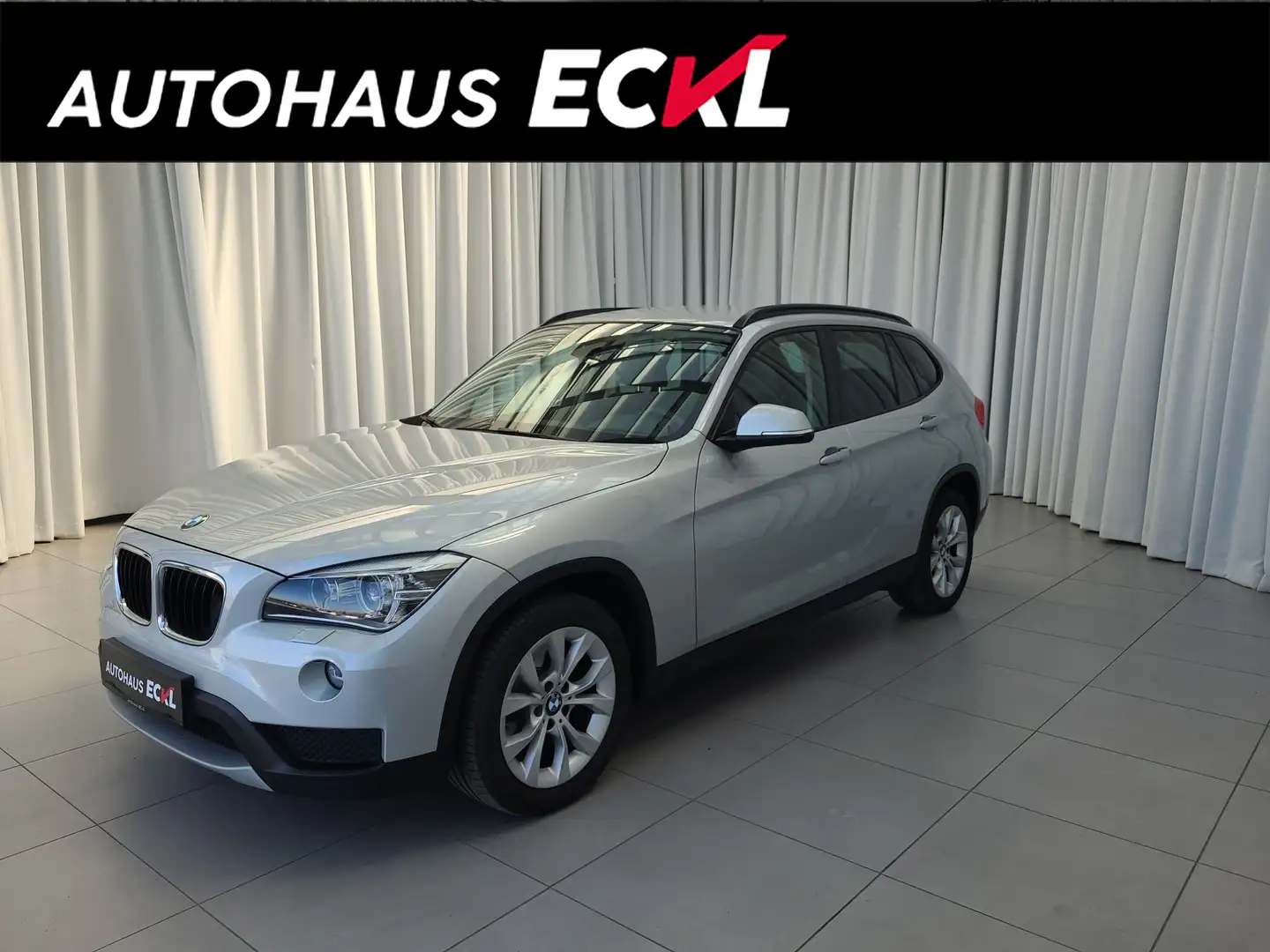 BMW X1 xDrive 18d Grau - 1