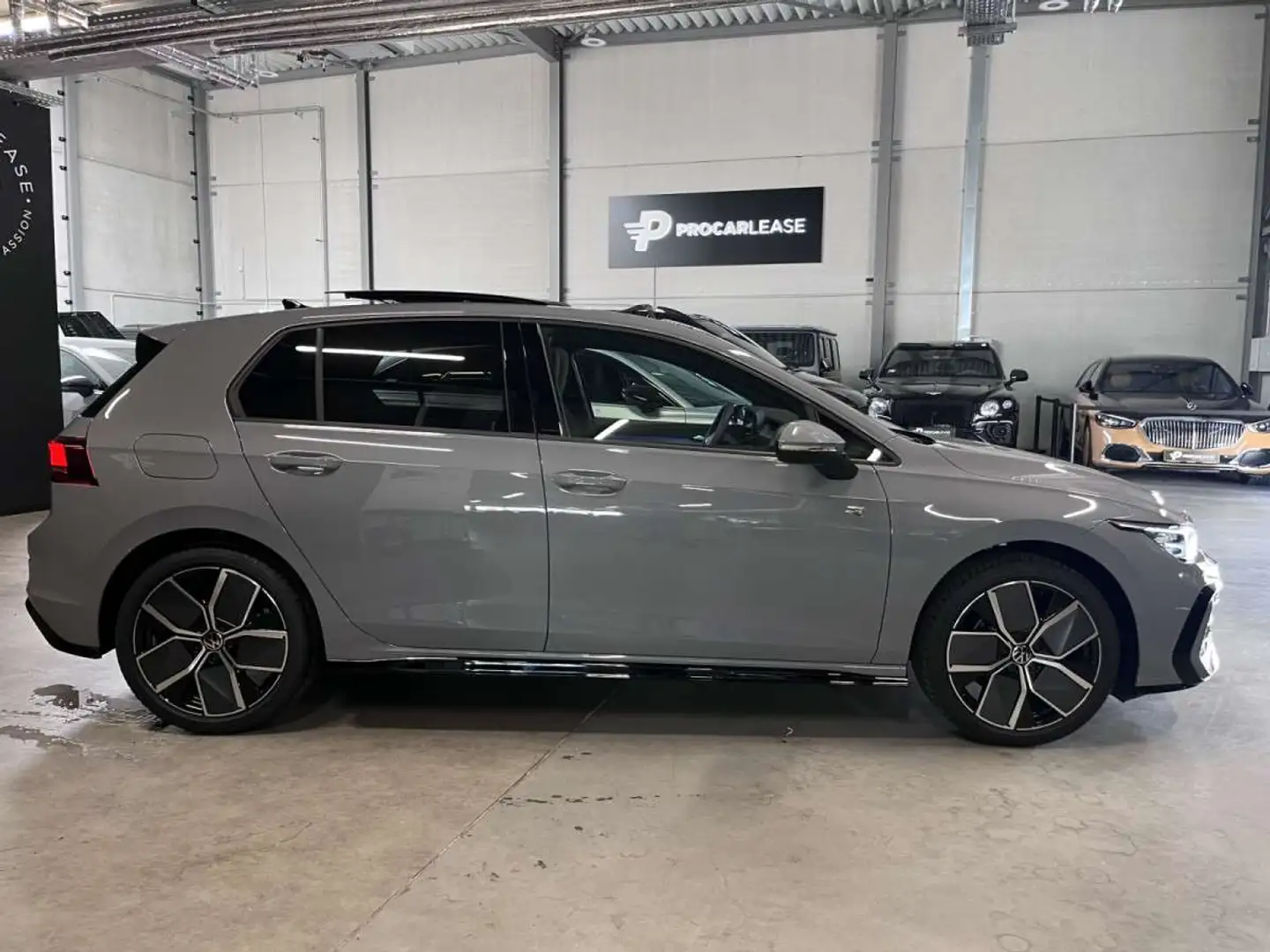 Volkswagen Golf GOLF 8 FACELIFT R-Line 1.5 ETSI Business Prem 150C Gris - 2