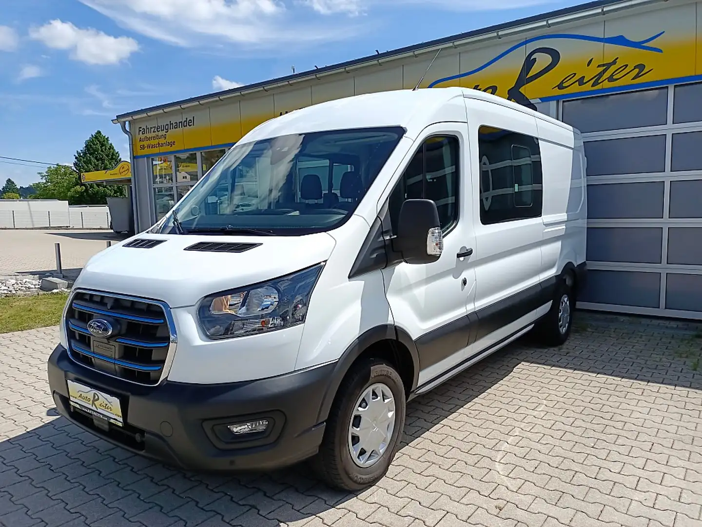 Ford E-Transit E-Transit Kasten DoKa 6-Sitze 67kWh/135kW L3H2 ... Weiß - 1